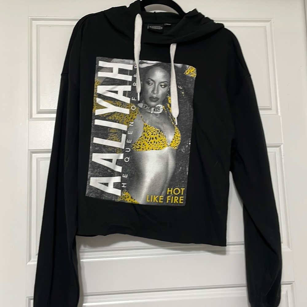 Cropped Aliyah Hoodie Woman’s XL